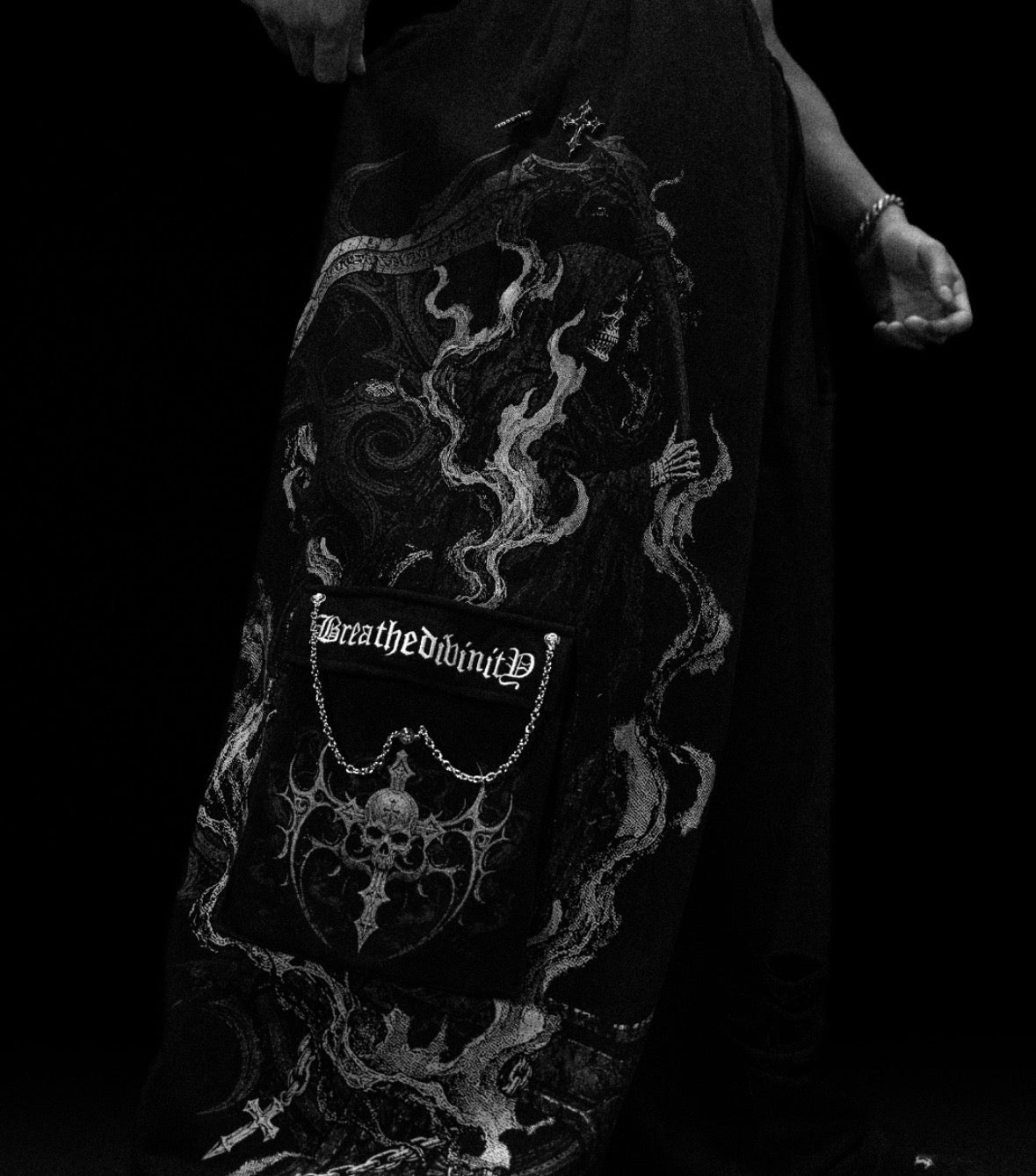 Luxury Cargo  Tarnished [VOID BLACK]